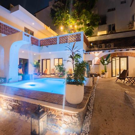 Casa Victoria Malecon - Adults Only 호텔 푸에르토 발라타 외부 사진