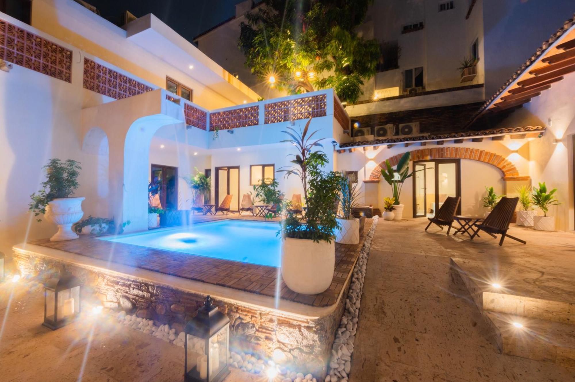 Casa Victoria Malecon - Adults Only 호텔 푸에르토 발라타 외부 사진