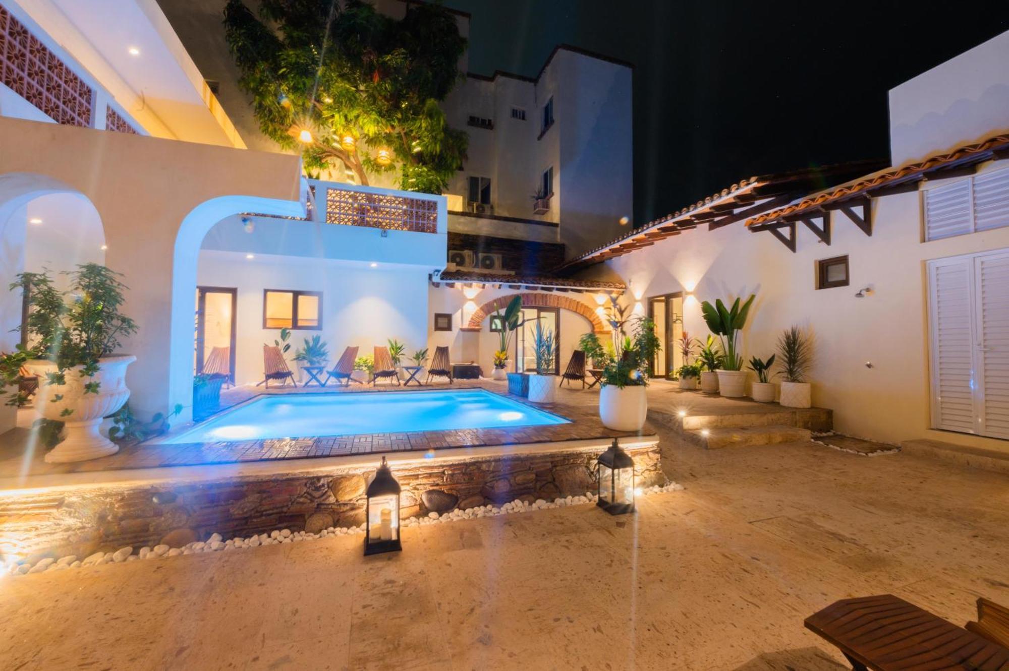 Casa Victoria Malecon - Adults Only 호텔 푸에르토 발라타 외부 사진
